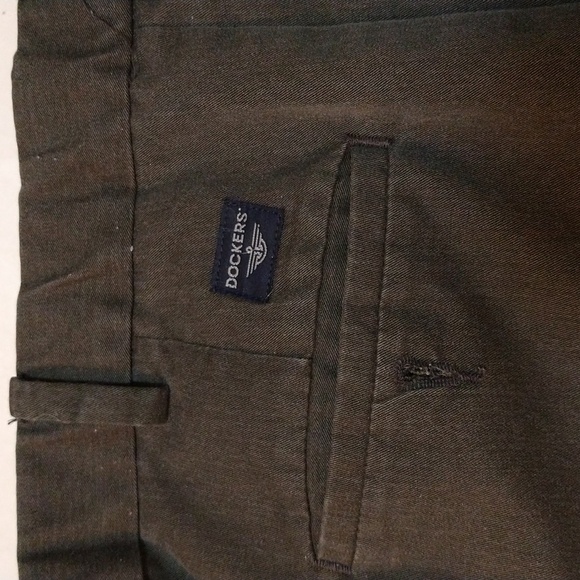 2 Pairs! Mens Docker's Pants - Picture 3 of 5